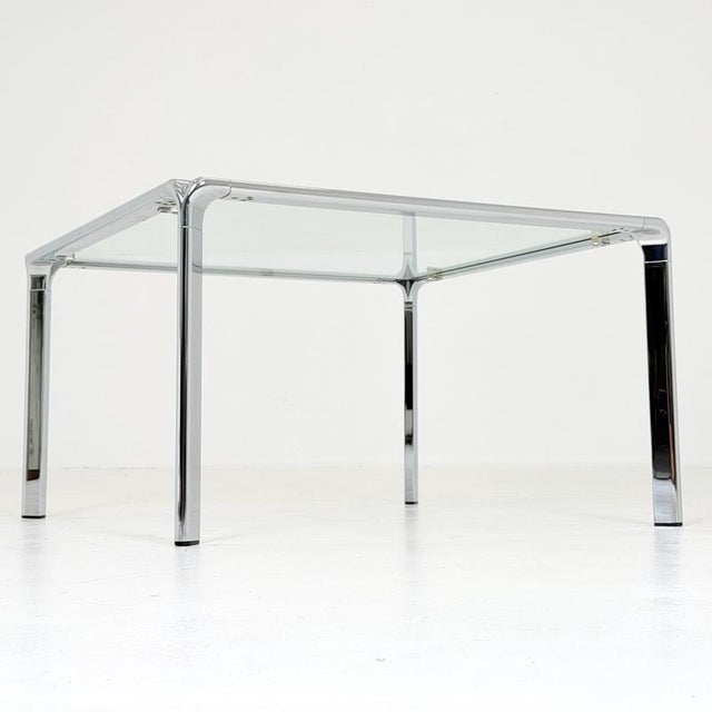 Late 20th Century Mid-Century Modern Italian Bauhaus Square Coffee Table in Chrome and Glass, 1980s For Sale - Image 5 of 16