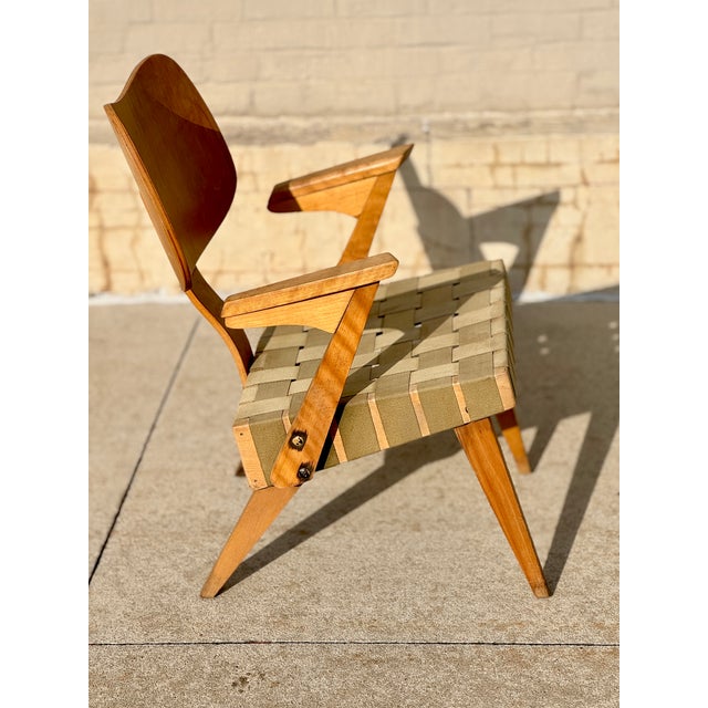 Circa 1950 Mid Century Modern Attributed Style Russell Spanner "Ruspan" Strap Chair For Sale - Image 4 of 7
