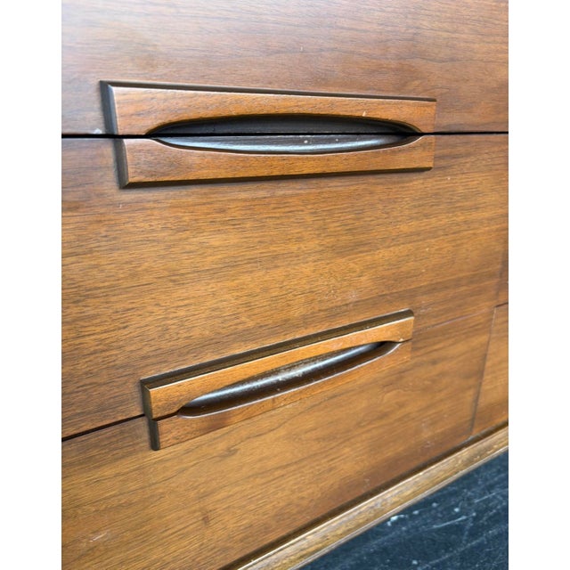 Bassett Mid Century Bassett Outlook Niner W/ Mirror For Sale - Image 4 of 14