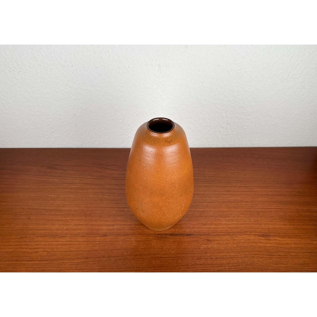 Mid-Century Modern Eastern German Studio Pottery Minimalist Vase from Paul Eydner, Waldenburg, 1960s For Sale - Image 5 of 11