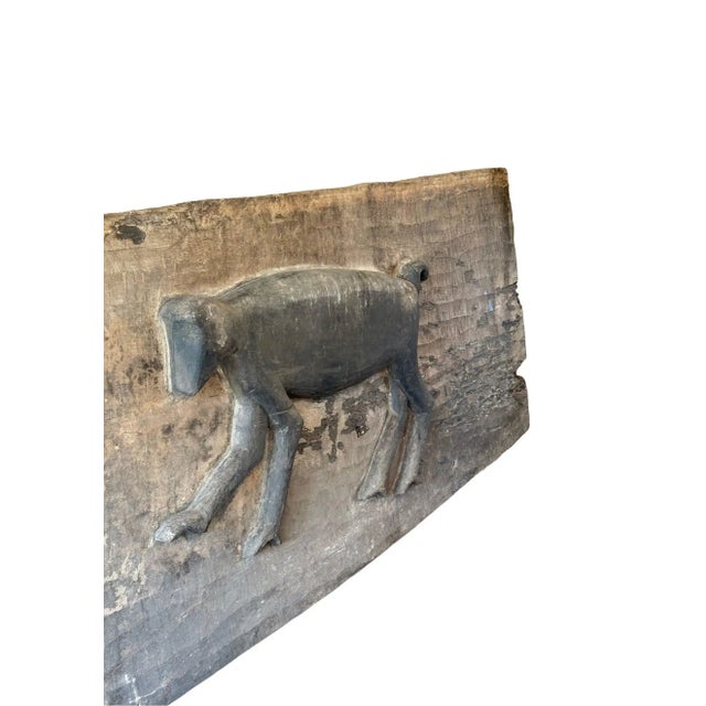 1900 - 1909 Striking Mentawai Tribal Door Panel Bilou Gibbon Carving C. 1900 For Sale - Image 5 of 11