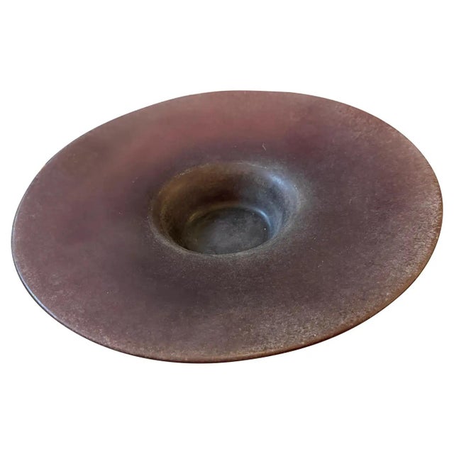 This striking 1980s Murano glass centerpiece attributed to the celebrated furnace of Cenedese features a deep purple hue...