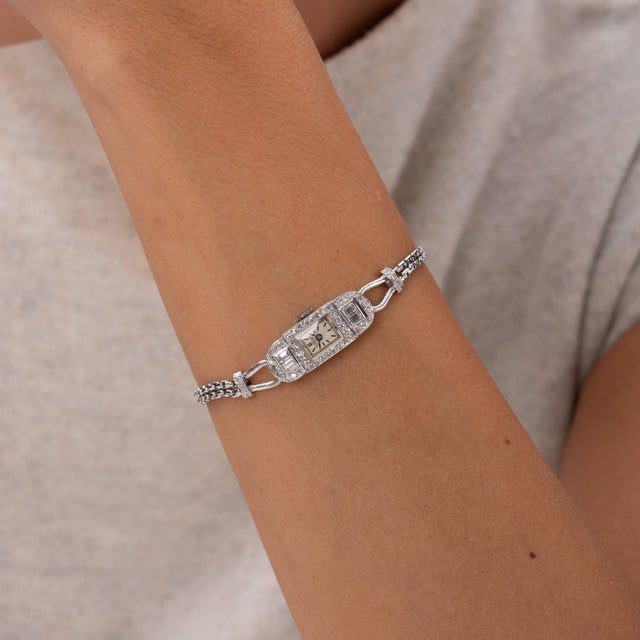 1920s 1920s Art Deco E. Gubelin Lucerne 1.80 Carats Diamond Platinum Ladies Wristwatch For Sale - Image 5 of 7