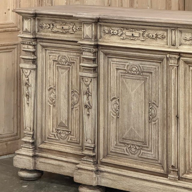 19th Century French Renaissance Revival Buffet in Solid Stripped Oak For Sale - Image 10 of 18