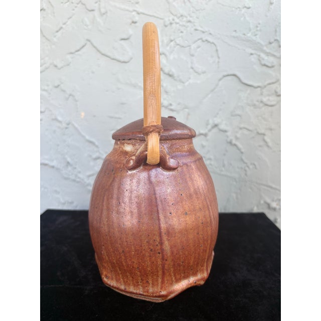 1980s Vintage Rustic Ribbed Stoneware Mingei Style Studio Pottery Teapot With Bamboo Handle For Sale - Image 5 of 7