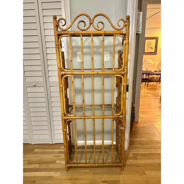 Hollywood Regency Mid 20th Century Vintage 4 Tier Chinoiserie Hollywood Regency Etagere or Bakers Rack With Glass Shelves For Sale - Image 3 of 11