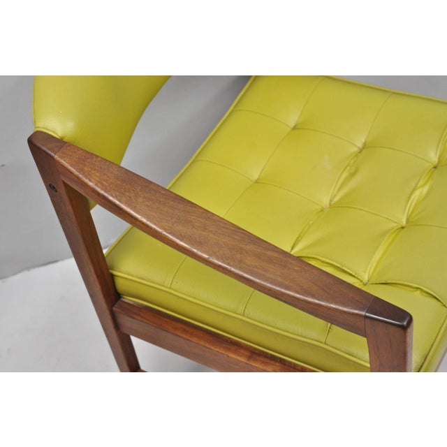 Mid 20th Century Vintage Ray Zimmerman for Dux Sculpted Walnut Green Vinyl Club Lounge Arm Chair For Sale - Image 5 of 18