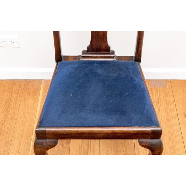 Antique Small Queen Anne Style Extendable Dining Set—Five Pieces For Sale - Image 17 of 17