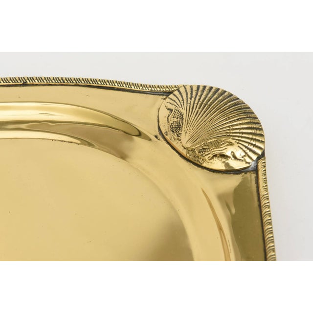 1970s Vintage Brass Oval Tray With Shell and Braided Design Barware For Sale - Image 5 of 11