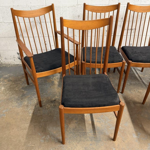 Helge Sibast Set of 6 Arne Vodder for Sibast Danish Modern Teak Dining Chairs, 2 Arm 4 Side Circa 1960's For Sale - Image 4 of 16