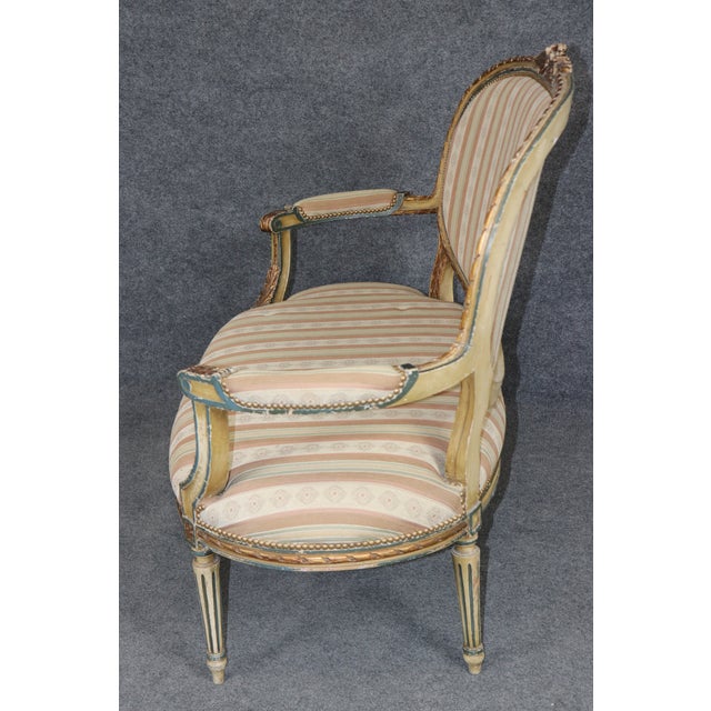 Wood Antique French Louis XVI Style Paint Decorated & Gilt Carved Settee For Sale - Image 7 of 13