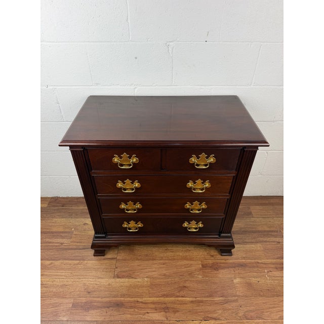 Traditional Stickley Colonial Williamsburg Georgian Mahogany Chest of Drawers End Table For Sale - Image 3 of 9