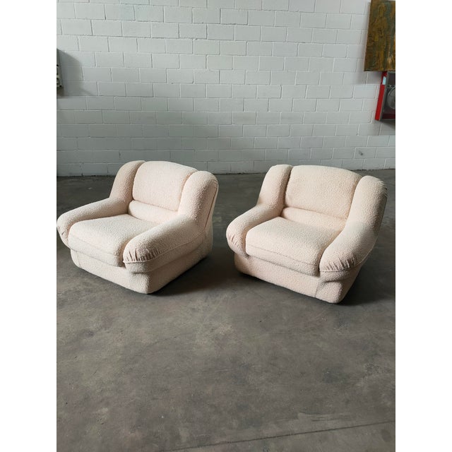Measurements: height 80cm, width 95cm, depth 100cm, seat height 38cm. This piece has an attribution mark, I am sure that...