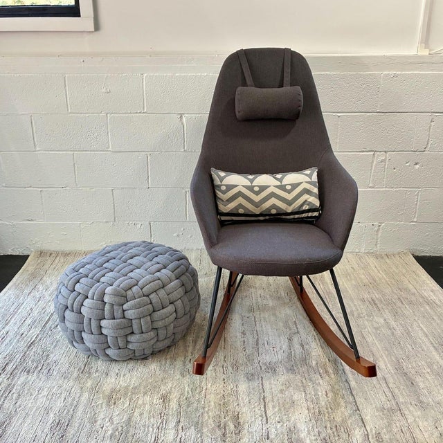 Pod Rocking Chair and Knot Ottoman For Sale In New York - Image 6 of 10