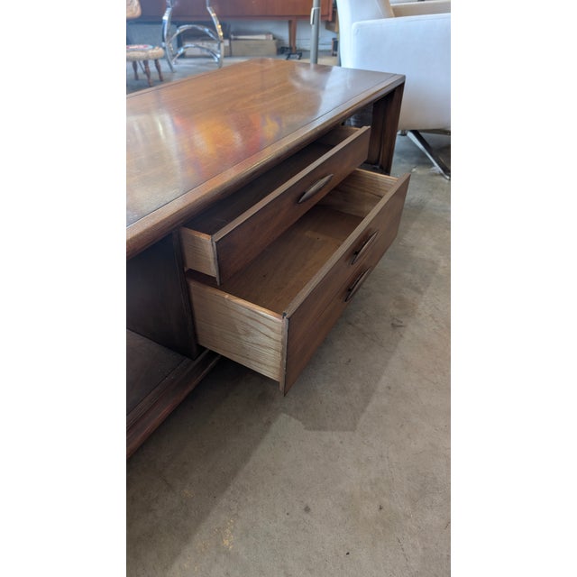 Brown 1960s Emphasis Attributed to Broyhill Premier Walnut Cocktail Table For Sale - Image 8 of 10