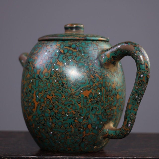 Mid 20th Century Lacquer Yixing Zisha Teapot, Abalone Shell Inlaid Swirl Pattern Chinoiserie Tea Ware For Sale - Image 4 of 9