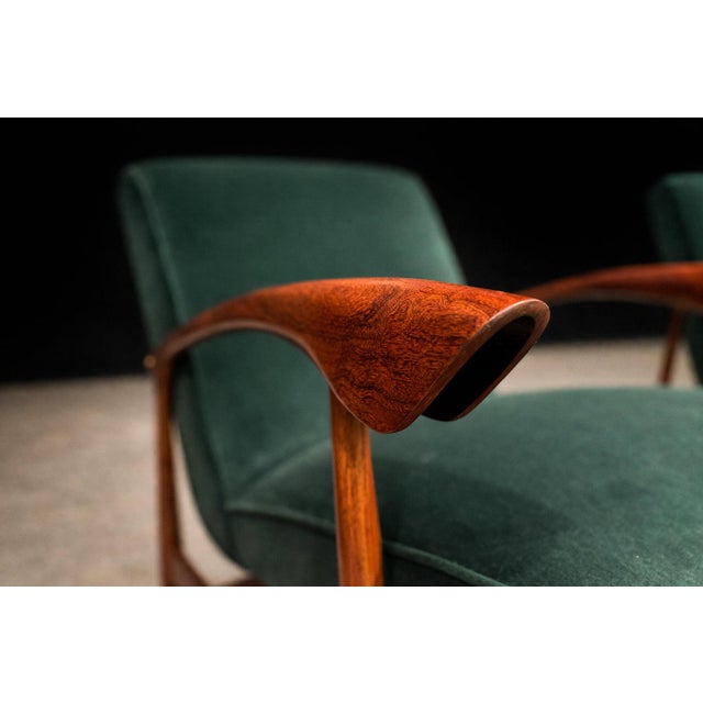 Green Pair of Armchairs in Brazilian Hardwood & Green Velvet by Liceu De Artes E Ofícios, 1960s For Sale - Image 8 of 13