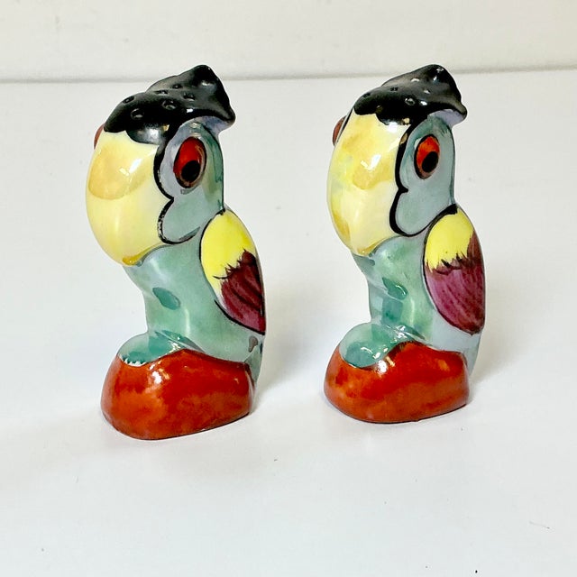 Ceramic 1950s Vintage Coastal Boho Chic Toucan Salt & Pepper Shakers - A Pair. For Sale - Image 7 of 10