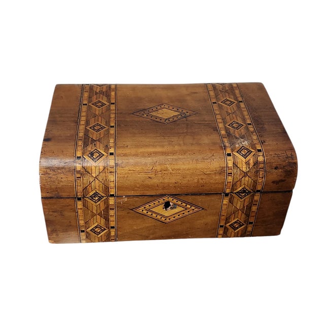 Beautifully made mid to late 1800s Tunbridge Ware inlaid marquetry box, in excellent condition. Original brass fittings,...