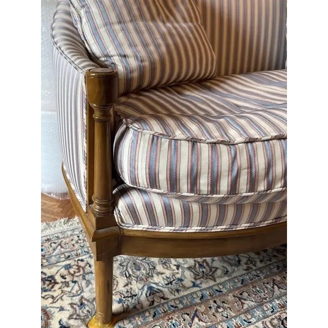 Traditional Mid 20th Century Traditional Upholstered Settee Loveseat For Sale - Image 3 of 12