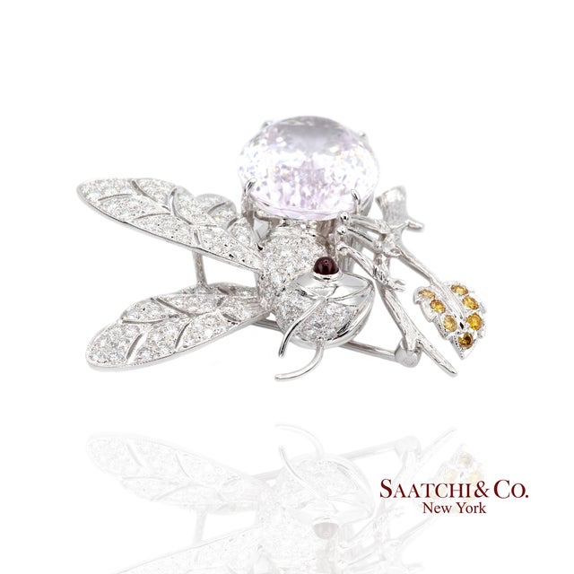 Early 21st Century 18k(750) Natural White Diamond With Kunzite Stone Bee Pin/Brooch/Pendant For Sale - Image 5 of 8