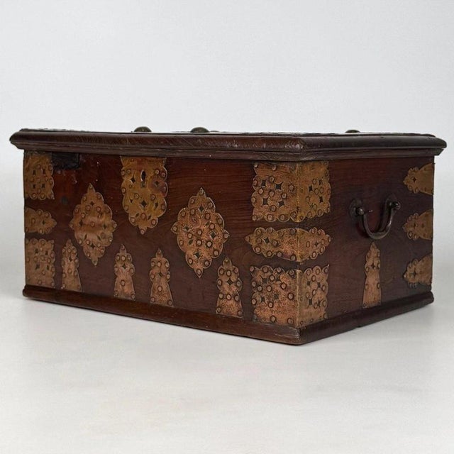 19th Century Antique English Copper and Oak Storage Box For Sale - Image 3 of 13