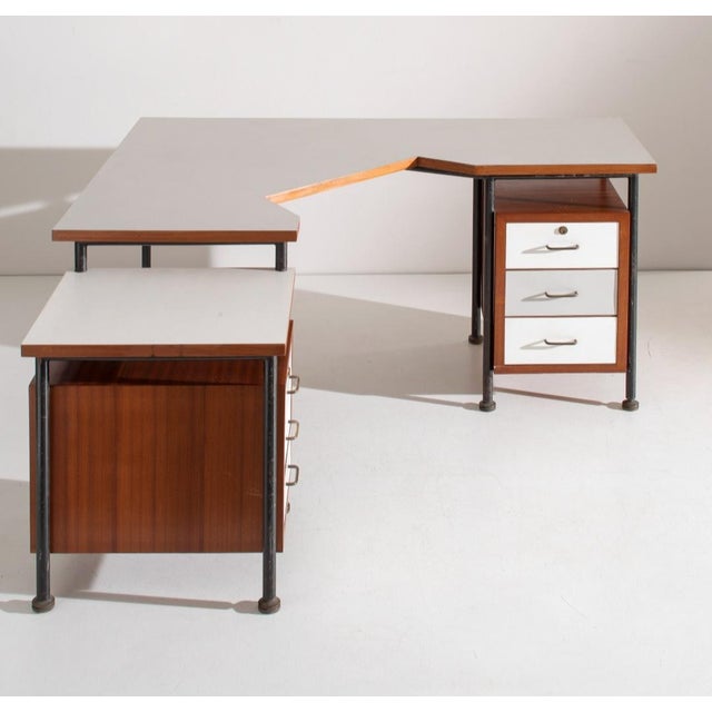 Mid-Century Modern Corner Desk in Painted Metal, Wood, Formica, and Brass by Sergio Coradeschi, 1950s For Sale - Image 3 of 7