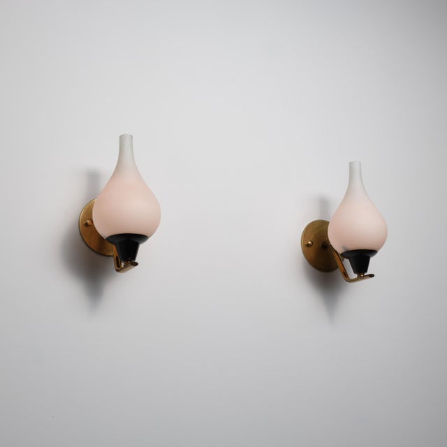 Vintage Italian Wall Sconces in Brass and Opaline Glass, 1950s, Set of 2 For Sale - Image 4 of 10