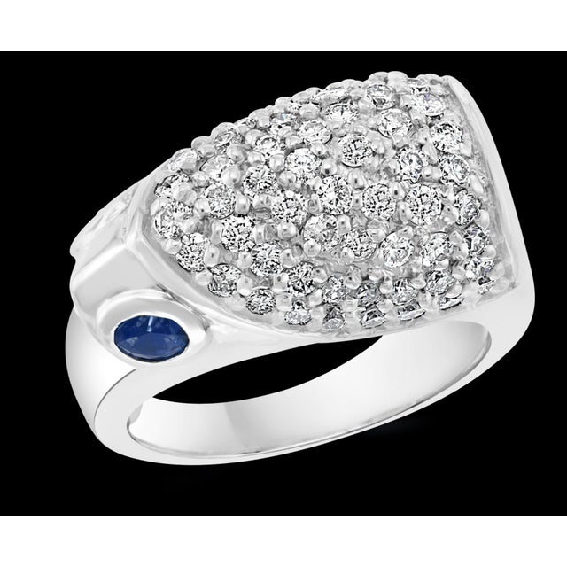 1.25 Carat Diamond Animal Cocktail Ring With Sapphire Eyes in 14 Karat Gold For Sale - Image 4 of 8