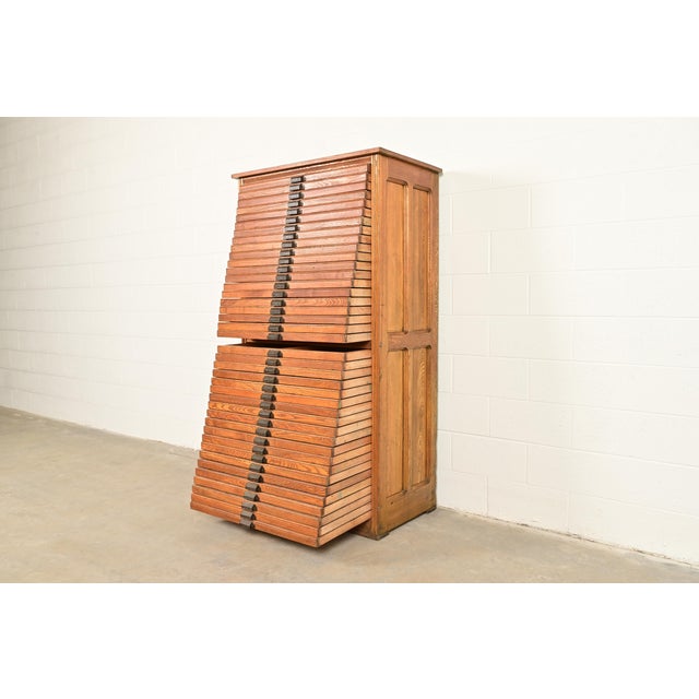 Antique Arts & Crafts Oak 40-Drawer Architect's Blueprint Flat File Cabinet, Circa 1900 For Sale In South Bend - Image 6 of 13