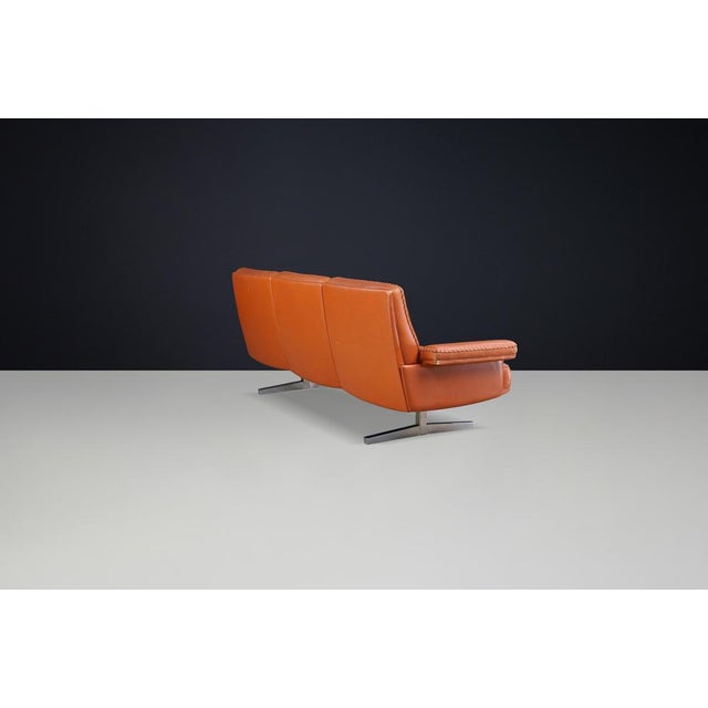 DS-31 Cognac Leather Three-Seat Sofa from De Sede, 1970s For Sale - Image 10 of 13