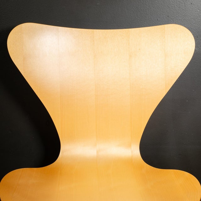 ABOUT Contact us for a customized shipping quote. The Series 7 Chair (1955) features an ideal shape for the human body,...