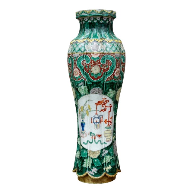 19th Century Chinese Qing Dynasty Famille Verte Wucai Porcelain Vase For Sale