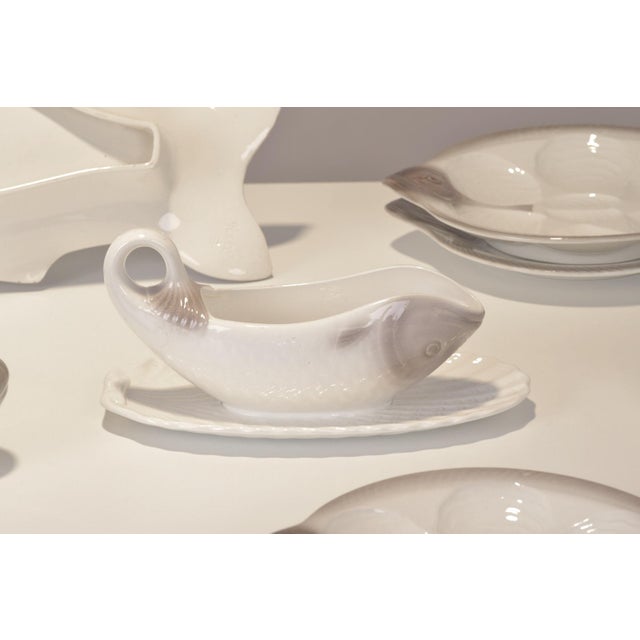 Beige Fish Service by Adolph Müller for Wächtersbach Steingutfabrik, Germany, 1901, Set of 22 For Sale - Image 8 of 13