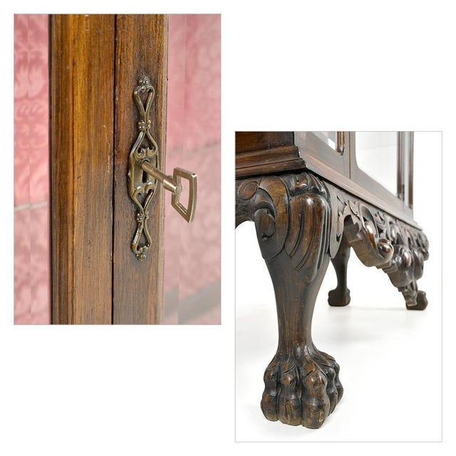 Showcase on Legs in Carved Wood For Sale - Image 6 of 9