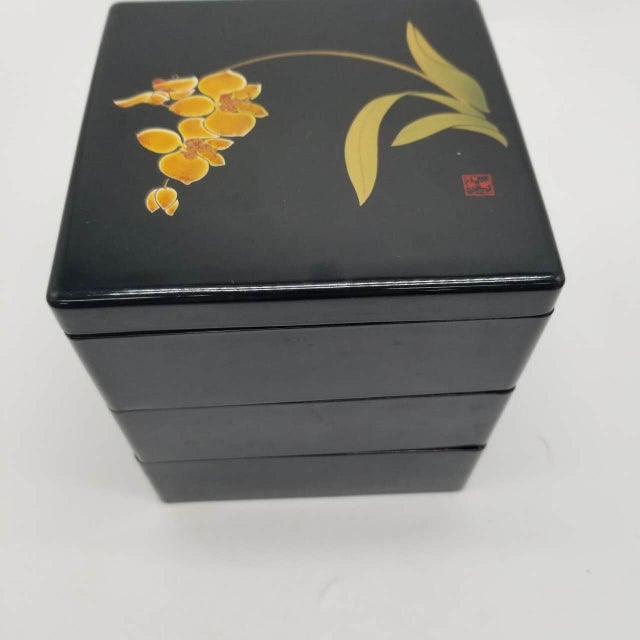Vintage Japanese Three-Tier Lacquer Jubako Box With Orchid Makie Design For Sale - Image 11 of 12