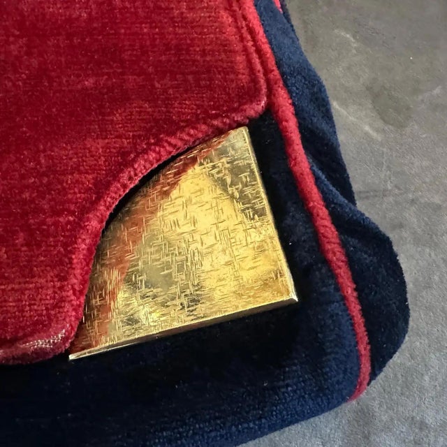 1970s Amazing Blue and Red Velvet and Brass Italian Shoulder Bag For Sale - Image 14 of 16