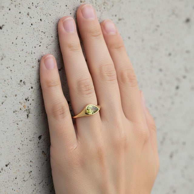 Metal Pear Peridot East-West Ring, Size 7.5 For Sale - Image 7 of 10