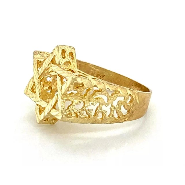 Star of David Diamond Cut Design 10k Yellow Gold Ring For Sale - Image 4 of 7