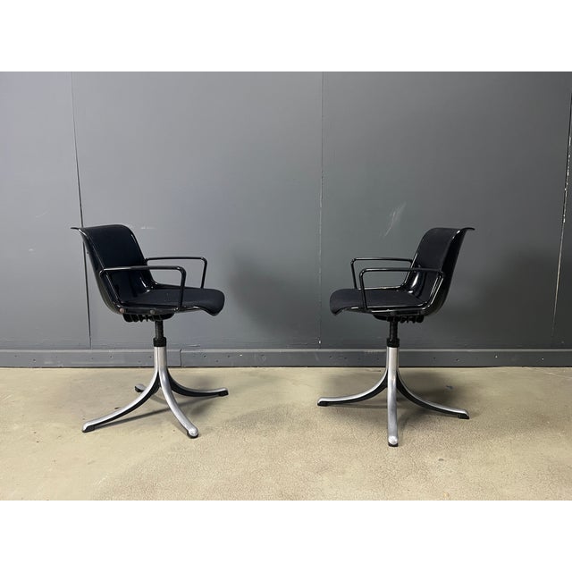 Modus Chairs by Osvaldo Borsani for Tecno, 1970s, Set of 2, in Good conditions. Designed 1970 to 1979 This piece has an...