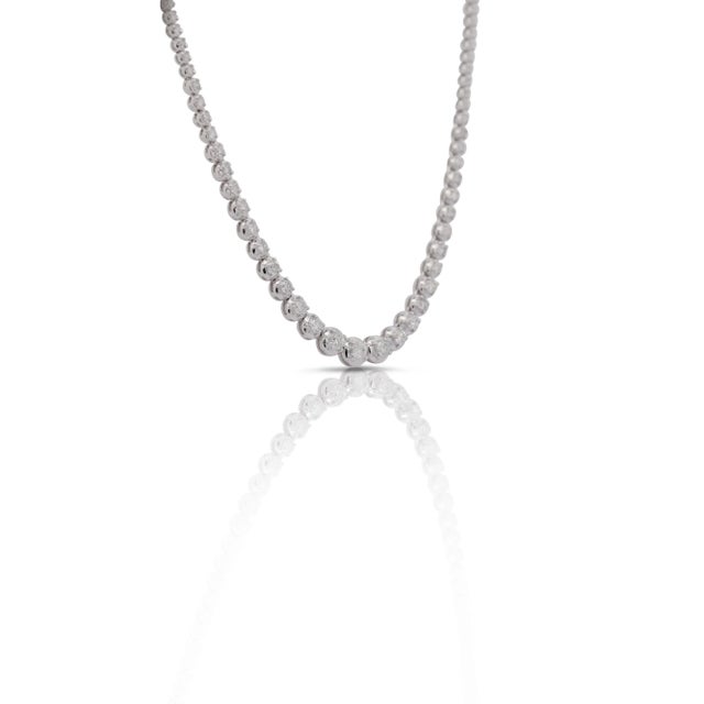 Modern 3 Carat Diamond Riviera Graduated Tennis Necklace in 18k White Gold & Platinum For Sale - Image 3 of 5