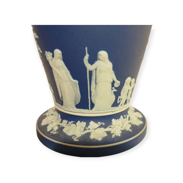 Ceramic Pristine Vintage Wedgewood Cobalt Blue Jasperware Trumpet Frog Vase Circa 1969 For Sale - Image 7 of 13