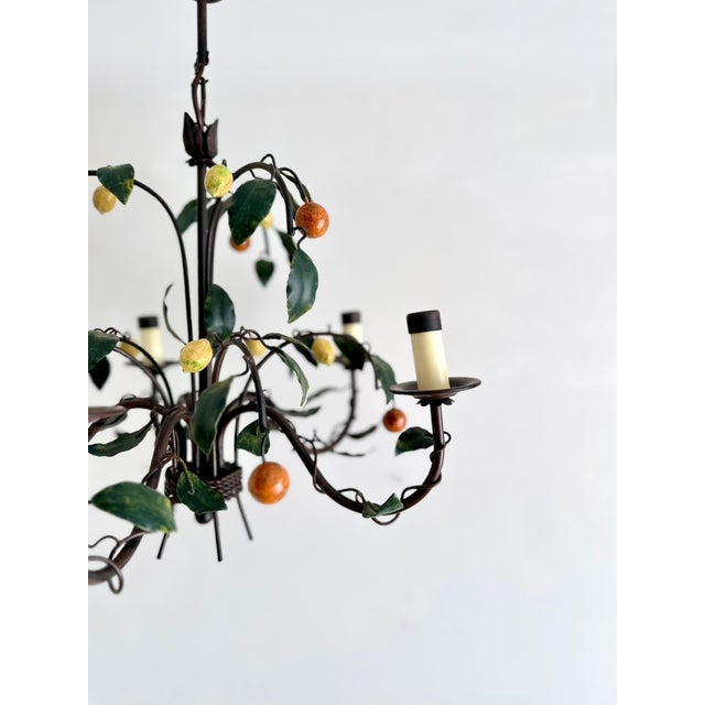 1980s French Tole 5-Light Chandelier with Lemons and Tangerines by J. P. Ryckaert, 1985-1995 For Sale - Image 5 of 15