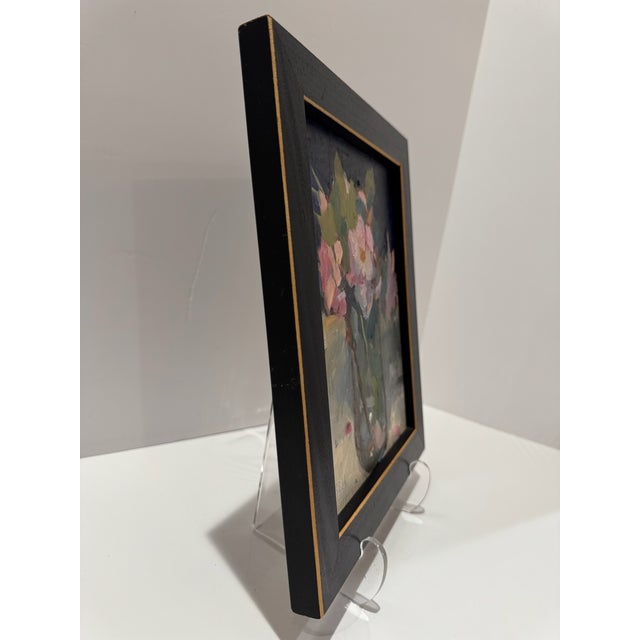 Late 20th Century Susan Grisell Signed Floral Still Life Oil Painting Flowers in Glass Vase Framed For Sale - Image 5 of 7