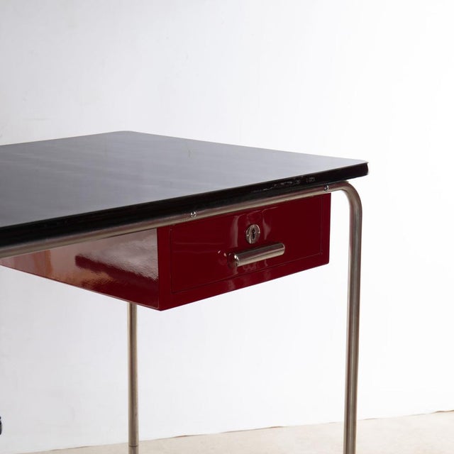 1930s Small Vintage Bauhaus Desk in Red and Black Lacquered, 1930s For Sale - Image 5 of 8