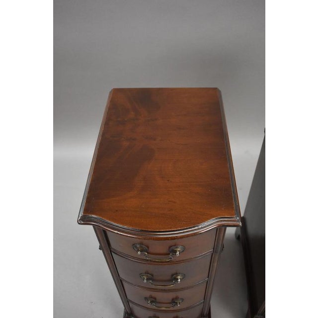 Wood Mahogany Bow Front Bedside Chests of Drawers, 1920, Set of 2 For Sale - Image 7 of 9