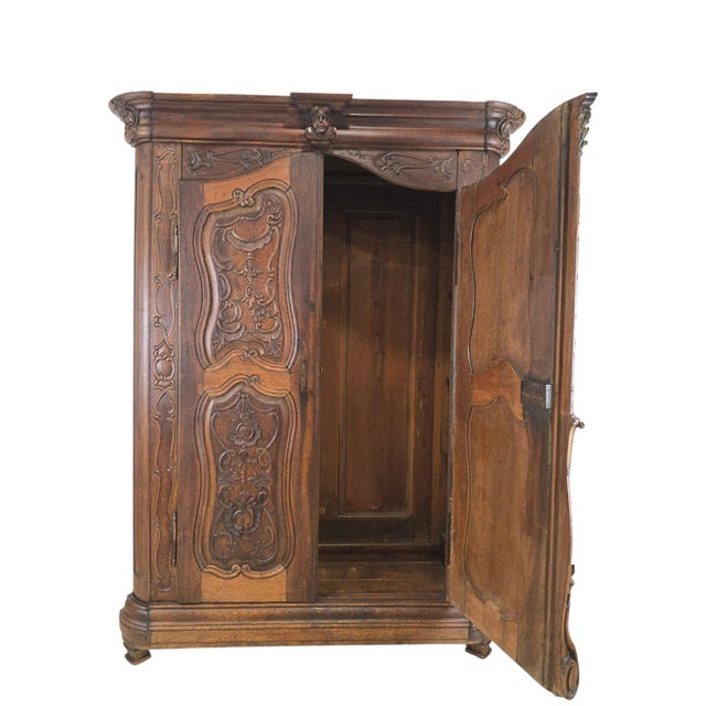 French Carved Oak and Walnut Armoire with Mask and Cartouches, 1700s For Sale - Image 4 of 10