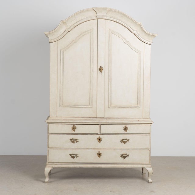 Gustavian (Swedish) Late 18th Century Swedish Gray Painted Pine Wedding Cabinet For Sale - Image 3 of 10