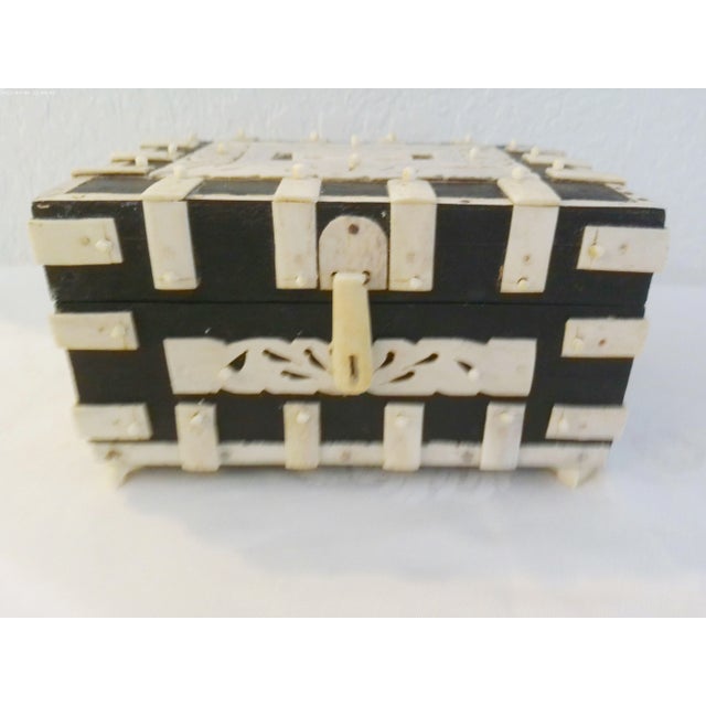 Gothic Antique Anglo-Indian Vizagapatam Bone Overlay Wood Box For Sale - Image 3 of 6