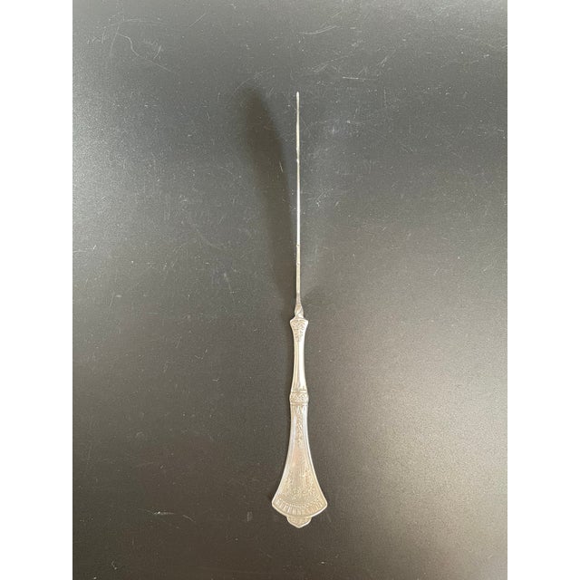 Victorian Antique Rogers & Bro A1 Crown 1885 Silverplate Twisted Handle Master Butter Knife With Mono "H" For Sale - Image 3 of 9